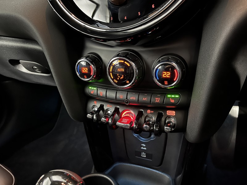 2022 (72) MINI CONVERTIBLE 1.5 Cooper Exclusive 2dr Auto 4605702