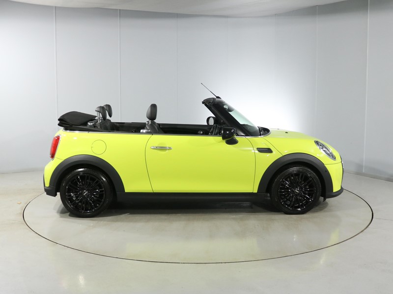 2022 (72) MINI CONVERTIBLE 1.5 Cooper Exclusive 2dr Auto 4605675