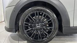 2022 (22) MINI HATCHBACK 1.5 Cooper Exclusive 5dr 4621858