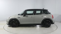 2022 (22) MINI HATCHBACK 1.5 Cooper Exclusive 5dr 4621888