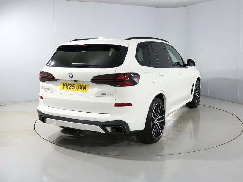 2025 (25) BMW X5 xDrive30d MHT M Sport 5dr Auto [7 Seat] 4639556