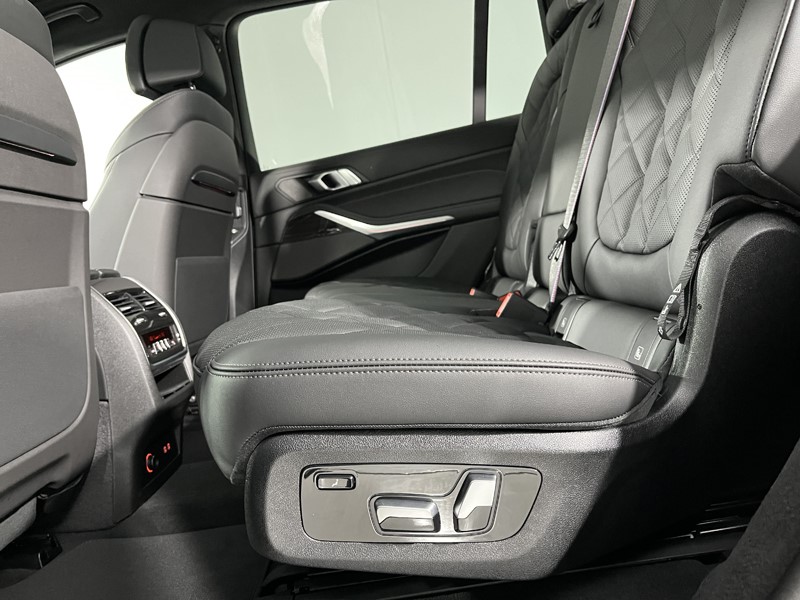 2025 (75) BMW X7 xDrive40i MHT M Sport 5dr Step Auto 5264455