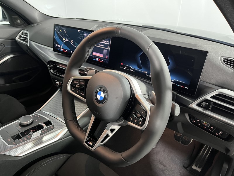 2025 (75) BMW 3 SERIES 320i M Sport 4dr Step Auto 4968504