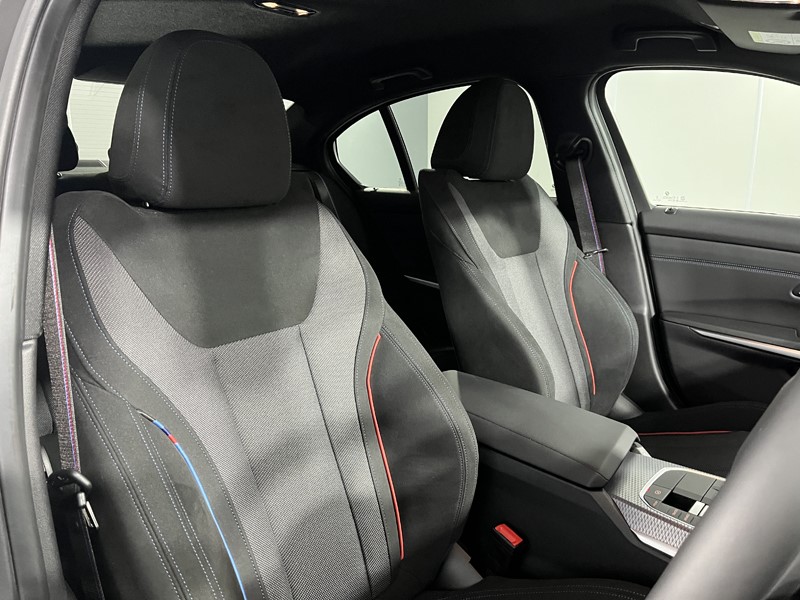 2025 (75) BMW 3 SERIES 320i M Sport 4dr Step Auto 4968509