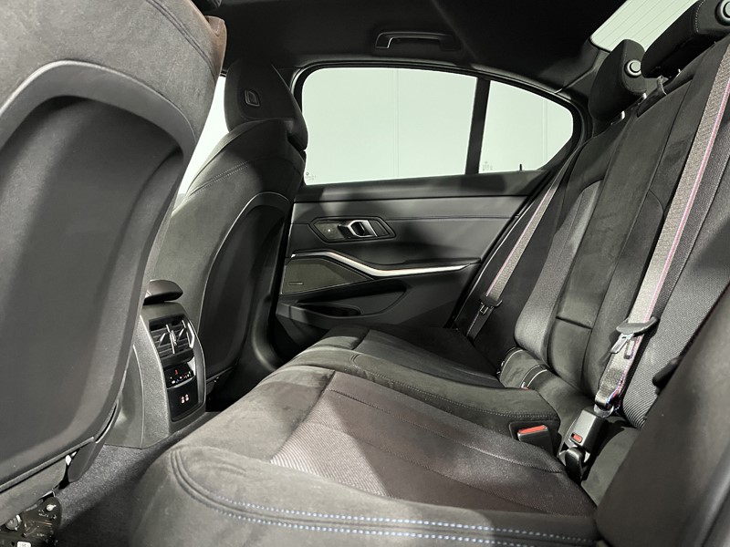 2025 (75) BMW 3 SERIES 320i M Sport 4dr Step Auto 4968535