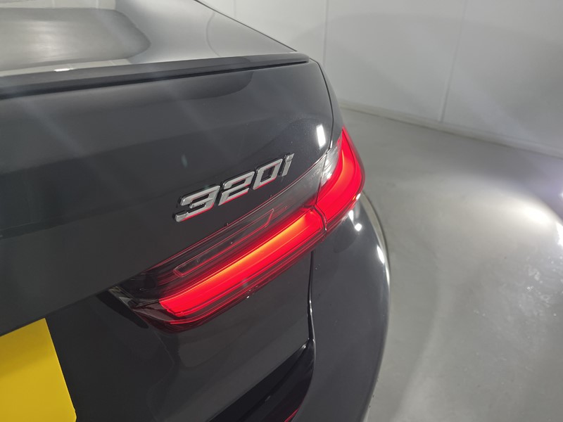 2025 (75) BMW 3 SERIES 320i M Sport 4dr Step Auto 4968544