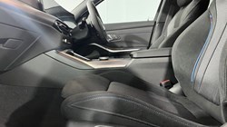 2025 (75) BMW 3 SERIES 320i M Sport 4dr Step Auto 4968534