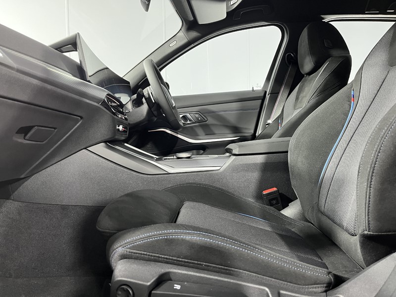 2025 (75) BMW 3 SERIES 320i M Sport 5dr Step Auto 4968731