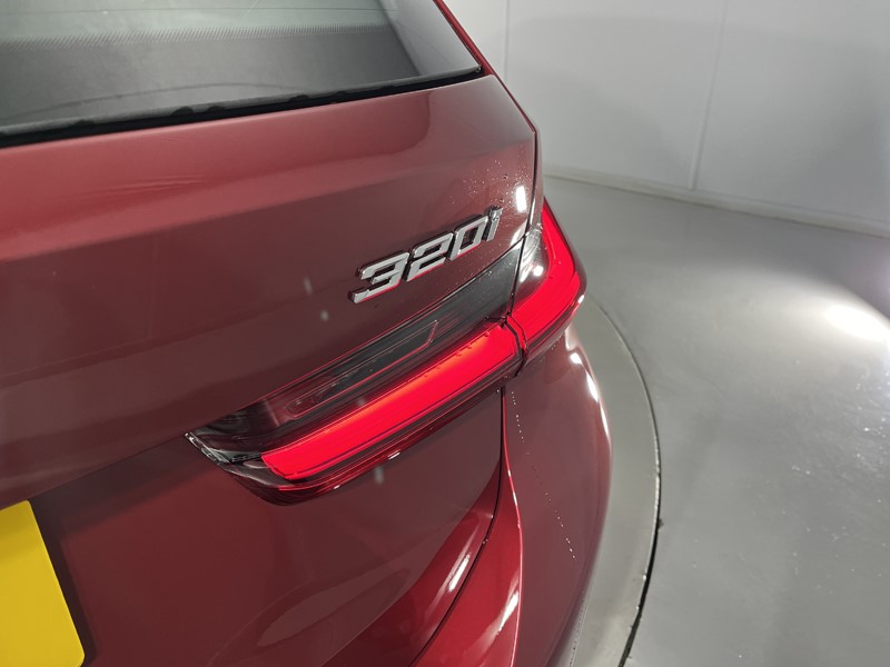 2025 (75) BMW 3 SERIES 320i M Sport 5dr Step Auto 4968740