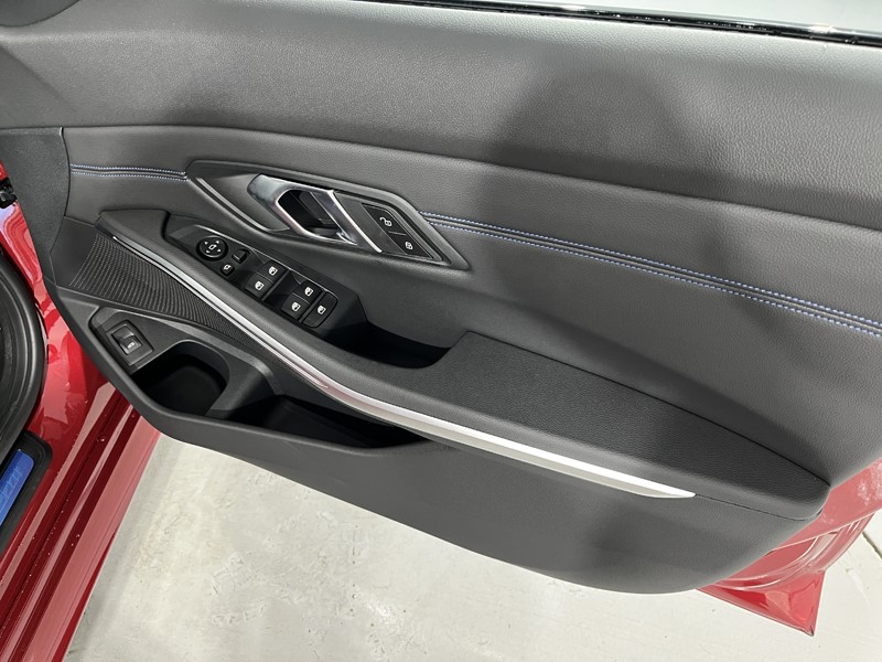 2025 (75) BMW 3 SERIES 320i M Sport 5dr Step Auto 4968716