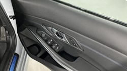 2025 (75) BMW 3 SERIES 320i M Sport 4dr Step Auto 4967061