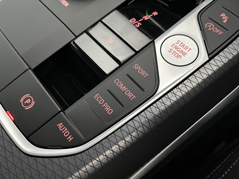 2025 (75) BMW 3 SERIES 320i M Sport 4dr Step Auto 4967075