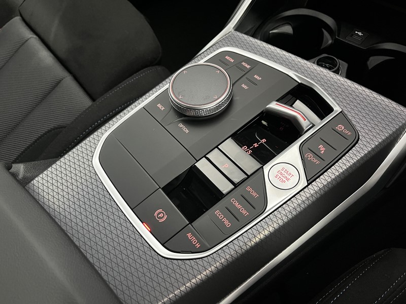 2025 (75) BMW 3 SERIES 320i M Sport 4dr Step Auto 4967051