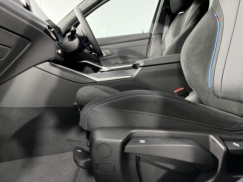 2025 (75) BMW 3 SERIES 320i M Sport 4dr Step Auto 4967077