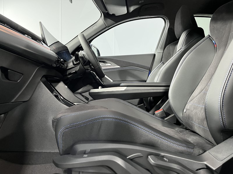 2025 (75) BMW iX2 150kW eDrive20 M Sport 65kWh 5dr Auto 4967428