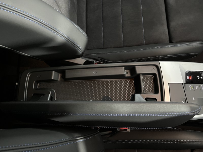 2025 (75) BMW iX2 150kW eDrive20 M Sport 65kWh 5dr Auto 4967427