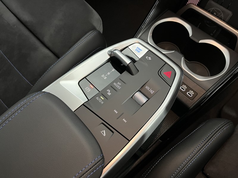 2025 (75) BMW iX2 150kW eDrive20 M Sport 65kWh 5dr Auto 4967404