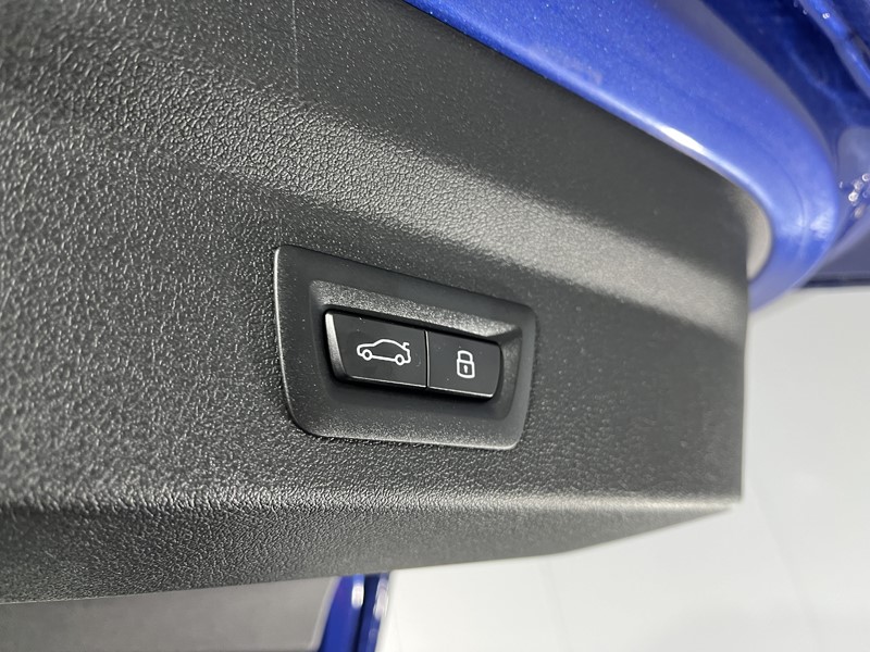 2025 (75) BMW iX2 150kW eDrive20 M Sport 65kWh 5dr Auto 4967440