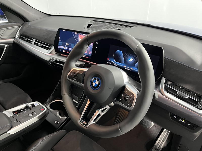 2025 (75) BMW iX2 150kW eDrive20 M Sport 65kWh 5dr Auto 4967400