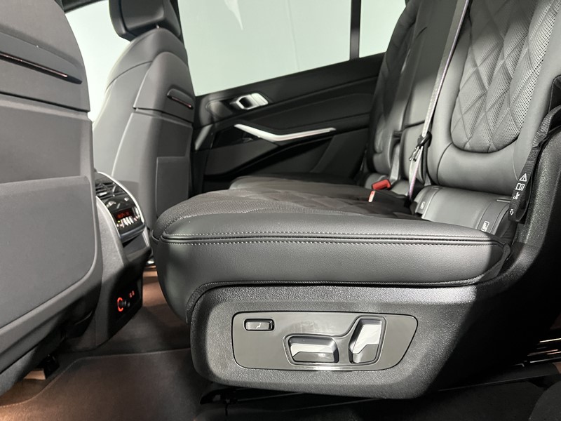 2025 (75) BMW X7 xDrive40d MHT M Sport 5dr Step Auto 4918392