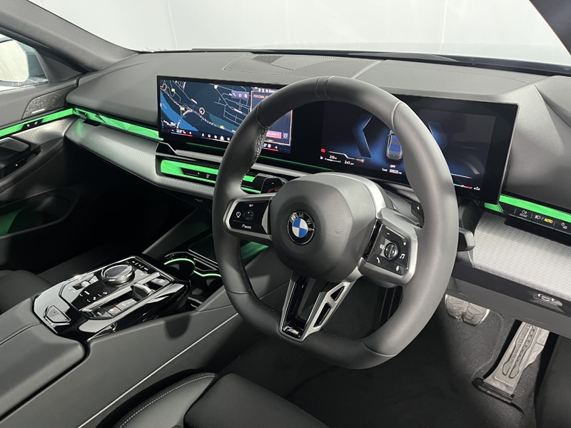 2025 (75) BMW 5 SERIES 520i M Sport Pro 4dr Auto 4967449