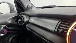 2019 (19) MINI HATCHBACK 1.5 Cooper Sport II 5dr Auto 4659506