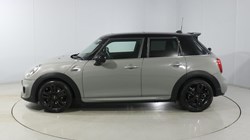 2019 (19) MINI HATCHBACK 1.5 Cooper Sport II 5dr Auto 4659525