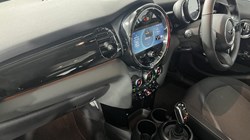 2022 (72) MINI HATCHBACK 1.5 Cooper Classic 5dr Auto 4690302