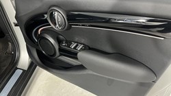 2022 (72) MINI HATCHBACK 1.5 Cooper Classic 5dr Auto 4690314