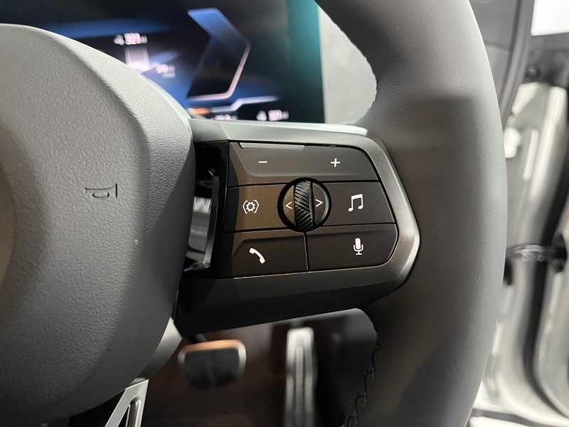 2025 (75) BMW iX 300kW xDrive45 M Sport 101kWh 5dr Auto 5069814