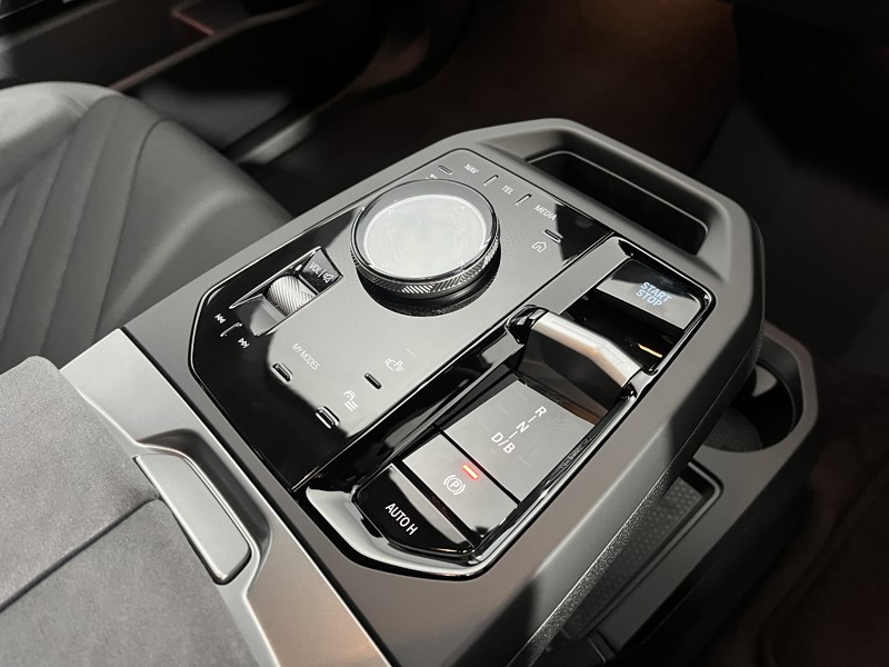 2025 (75) BMW iX 300kW xDrive45 M Sport 101kWh 5dr Auto 5069800