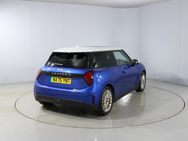 2025 (75) MINI COOPER 160kW SE Exclusive 54kWh 3dr Auto 5316239