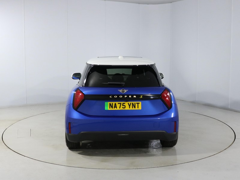 2025 (75) MINI COOPER 160kW SE Exclusive 54kWh 3dr Auto 5316211