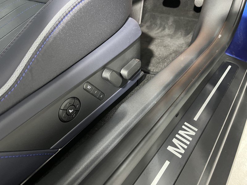 2025 (75) MINI COOPER 160kW SE Exclusive 54kWh 3dr Auto 5316216