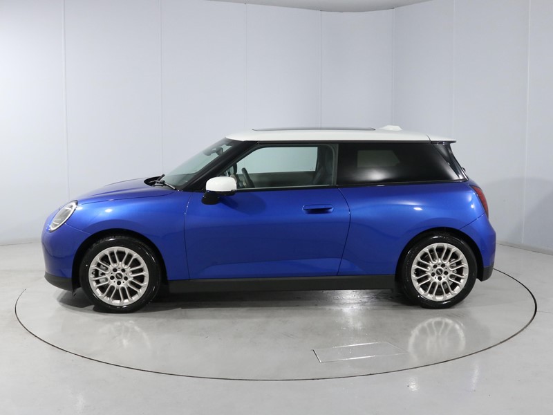 2025 (75) MINI COOPER 160kW SE Exclusive 54kWh 3dr Auto 5316240