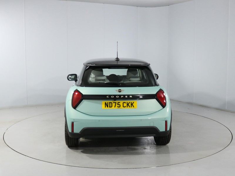 2025 (75) MINI COOPER 1.5 C Classic 3dr Auto 5315473