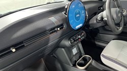 2025 (75) MINI COOPER 1.5 C Classic 3dr Auto 5315465
