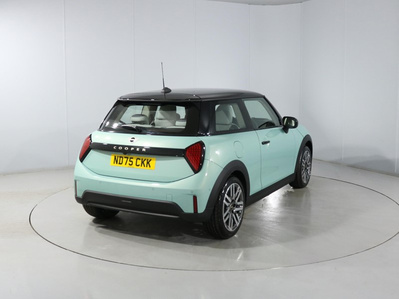 2025 (75) MINI COOPER 1.5 C Classic 3dr Auto 5315498