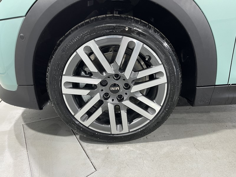 2025 (75) MINI COOPER 1.5 C Classic 3dr Auto 5315472