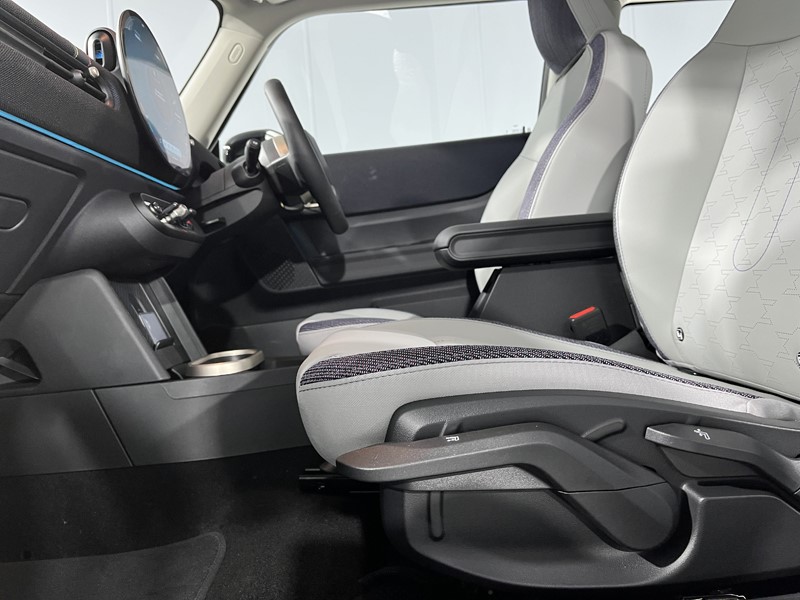 2025 (75) MINI COOPER 1.5 C Classic 3dr Auto 5315490