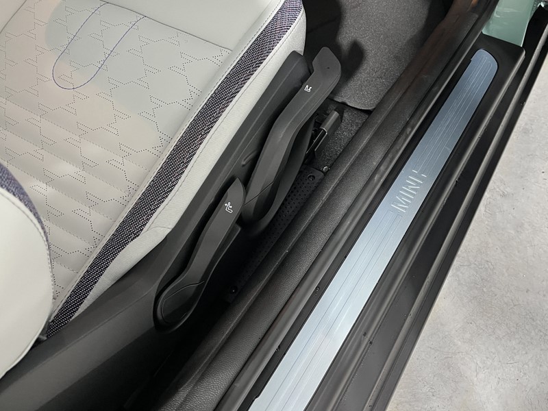 2025 (75) MINI COOPER 1.5 C Classic 3dr Auto 5315477