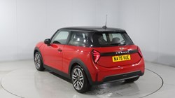 2025 (75) MINI COOPER 1.5 C Classic 3dr Auto 5315273