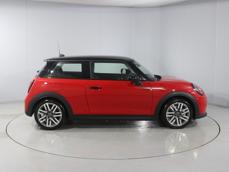 2025 (75) MINI COOPER 1.5 C Classic 3dr Auto 5315274