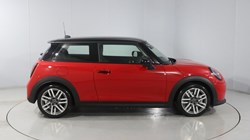 2025 (75) MINI COOPER 1.5 C Classic 3dr Auto 5315274