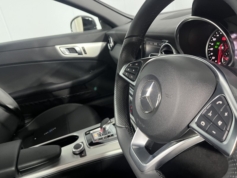 2017 (67) MERCEDES-BENZ SLC 200 AMG Line 2dr 9G-Tronic 4689989