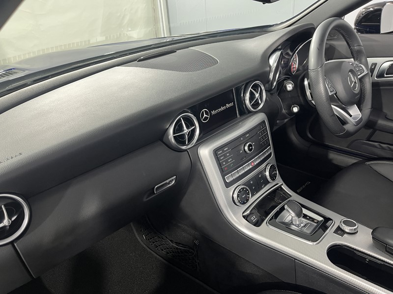 2017 (67) MERCEDES-BENZ SLC 200 AMG Line 2dr 9G-Tronic 4689976