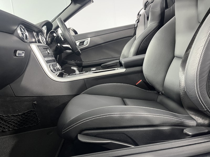 2017 (67) MERCEDES-BENZ SLC 200 AMG Line 2dr 9G-Tronic 4689999