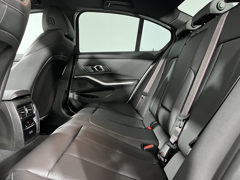 2025 (25) BMW 3 SERIES 320i M Sport 4dr Step Auto 4759470