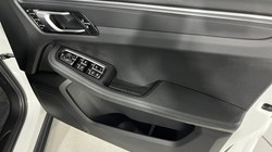 2020 (20) PORSCHE MACAN 5dr PDK 4712554