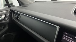 2020 (20) PORSCHE MACAN 5dr PDK 4712560